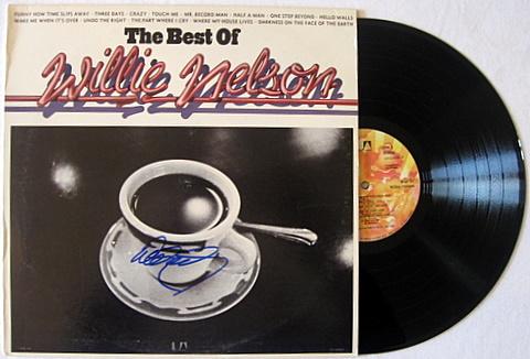 Willie Nelson Signed Album 'The Best Of Willie Nelson' - Lp Included!