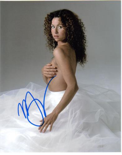 Minnie Driver Uncommon & Very Sexy Autographed Photo!